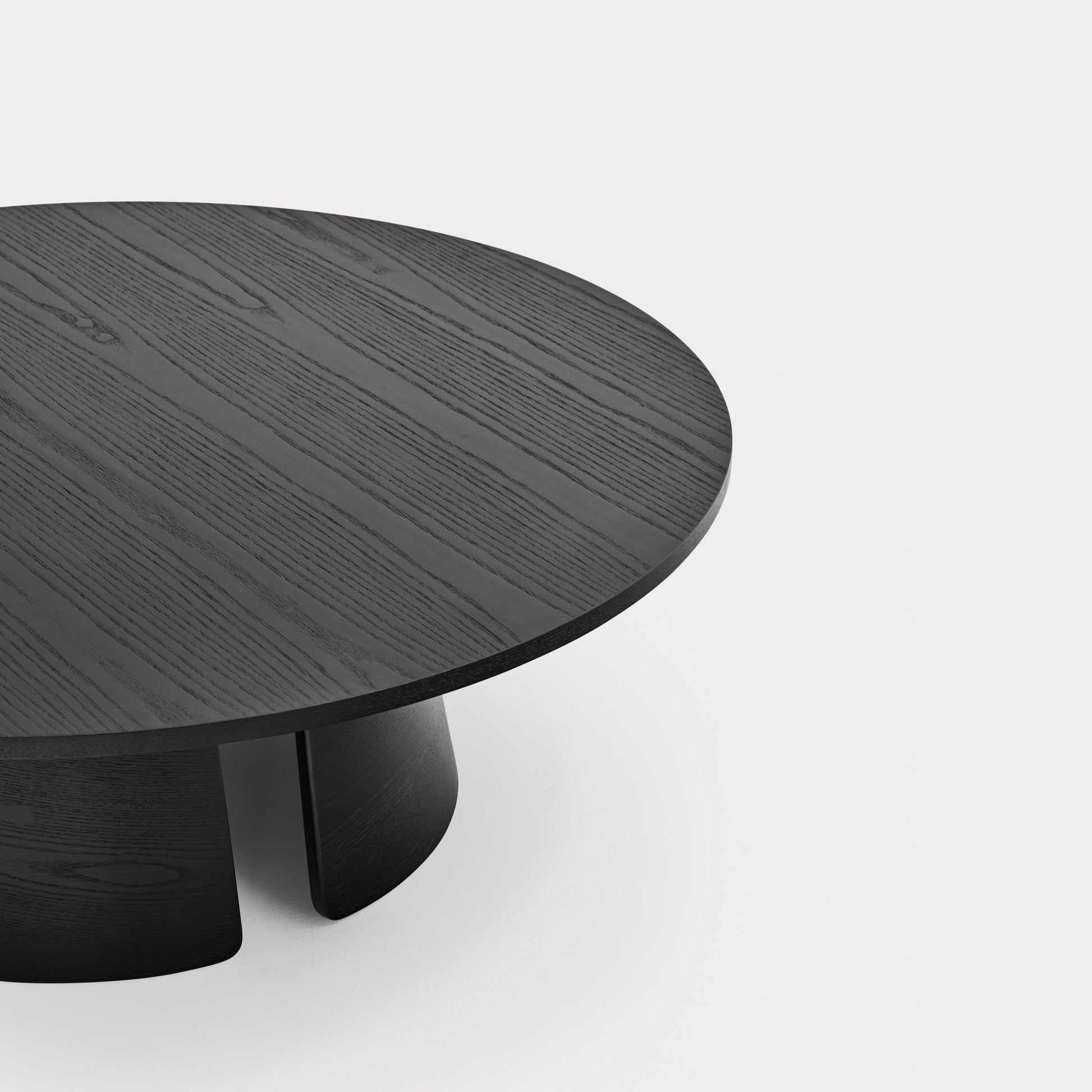 CEP Round coffee table black - detail
