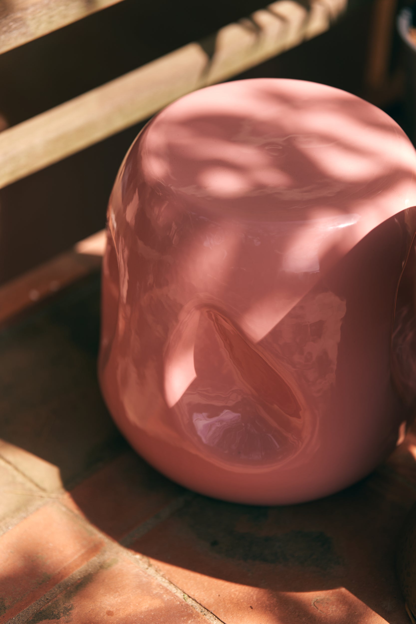 Currents ceramic side table coral - ambient