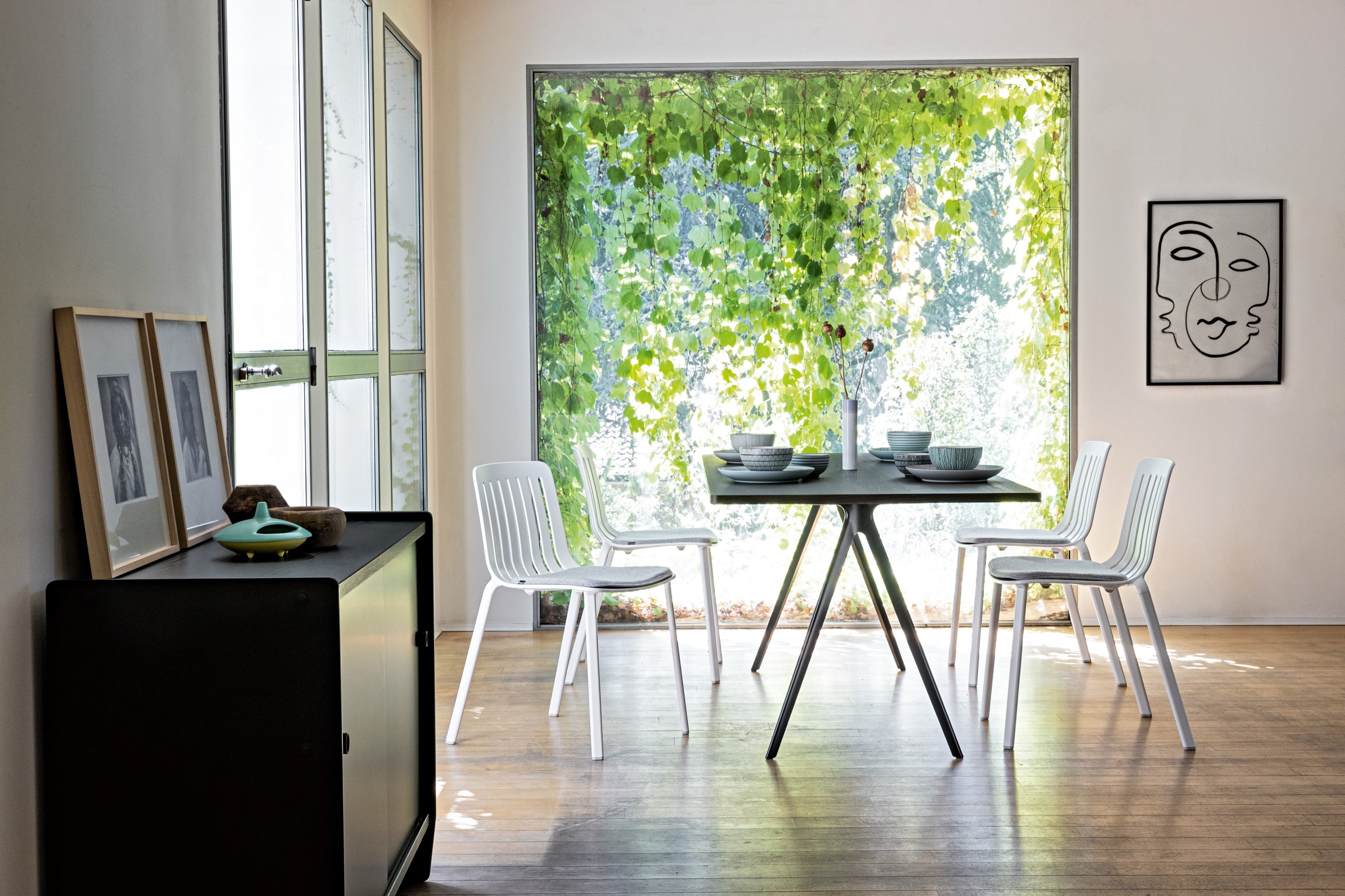 Plato chair white - lifestyle