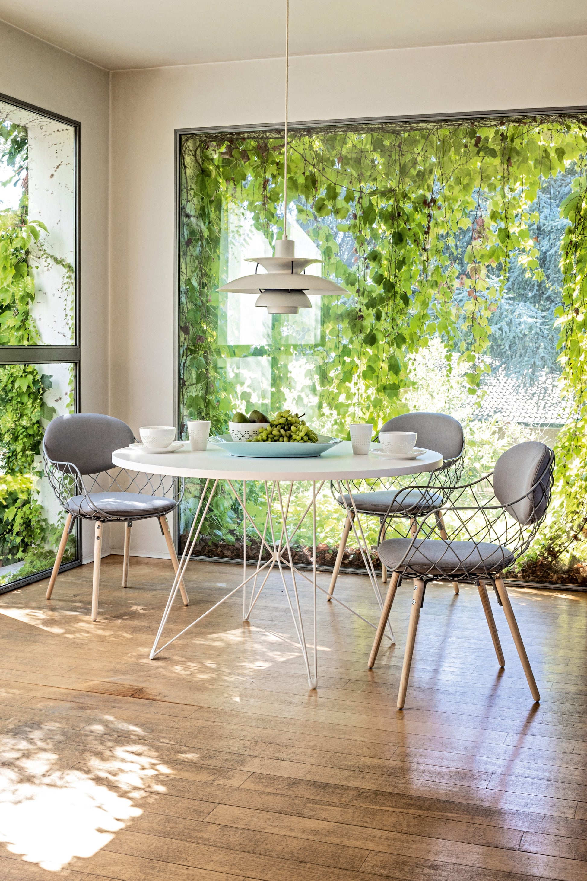 Xz3 table white - lifestyle