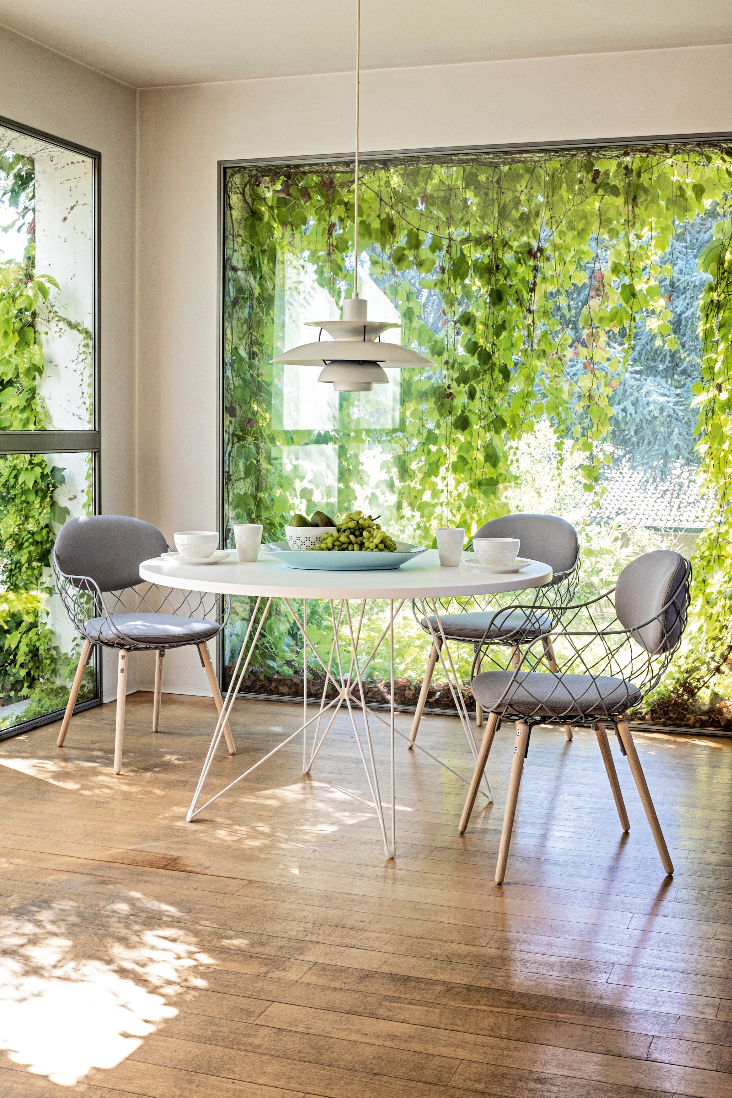 Xz3 table white - lifestyle