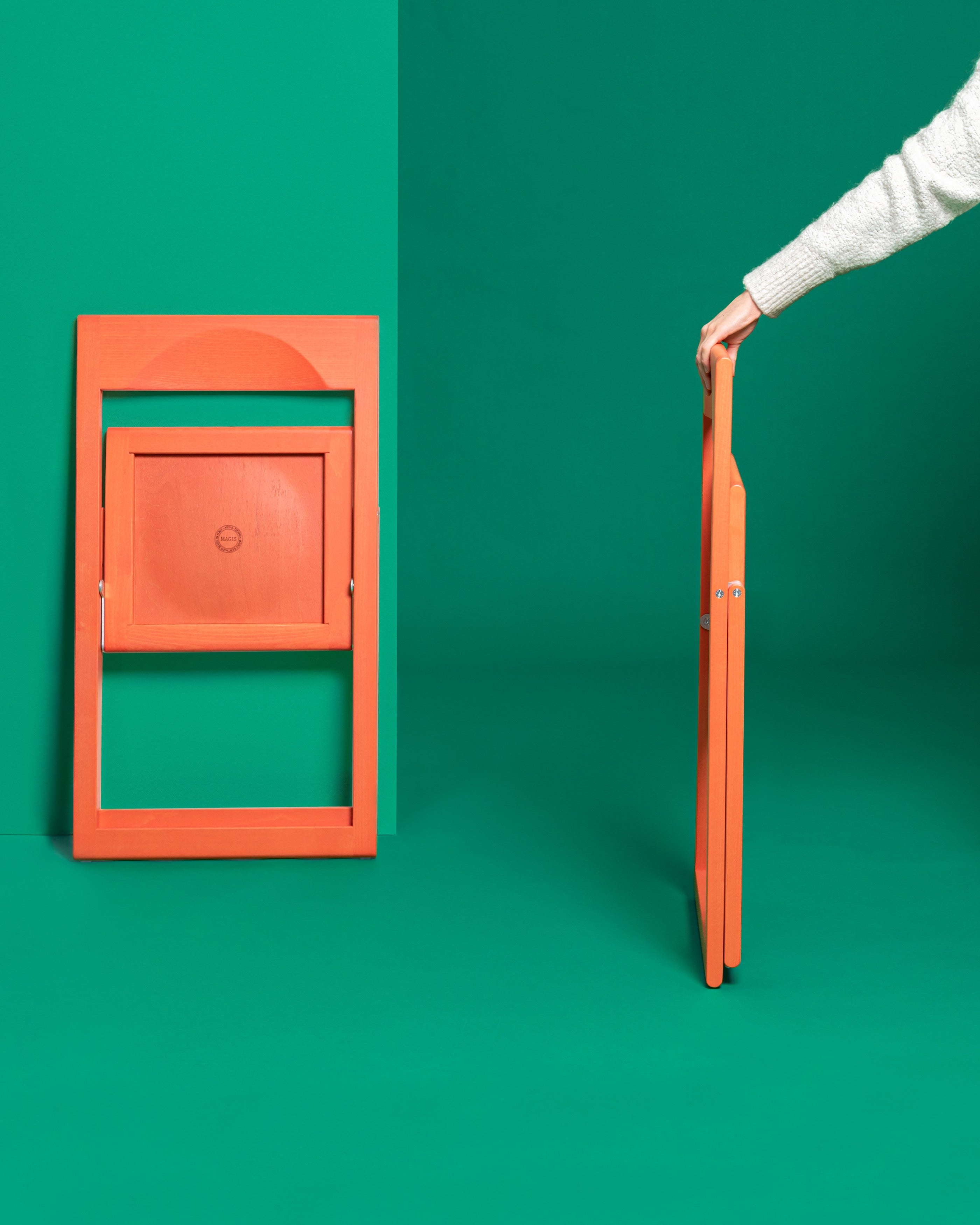 Aviva chair coral - lifestyle