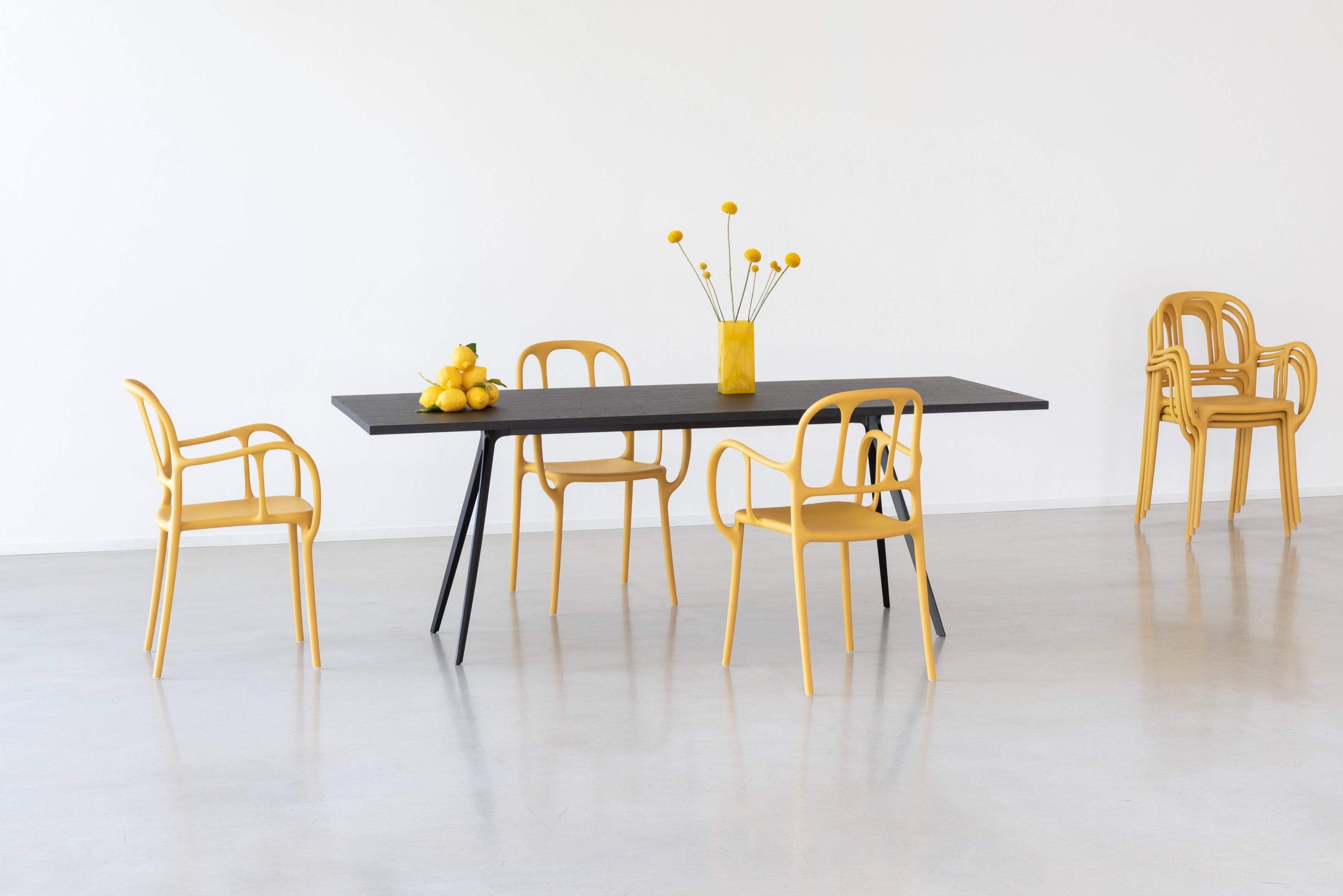 Mila chair yellow - lifestyle
