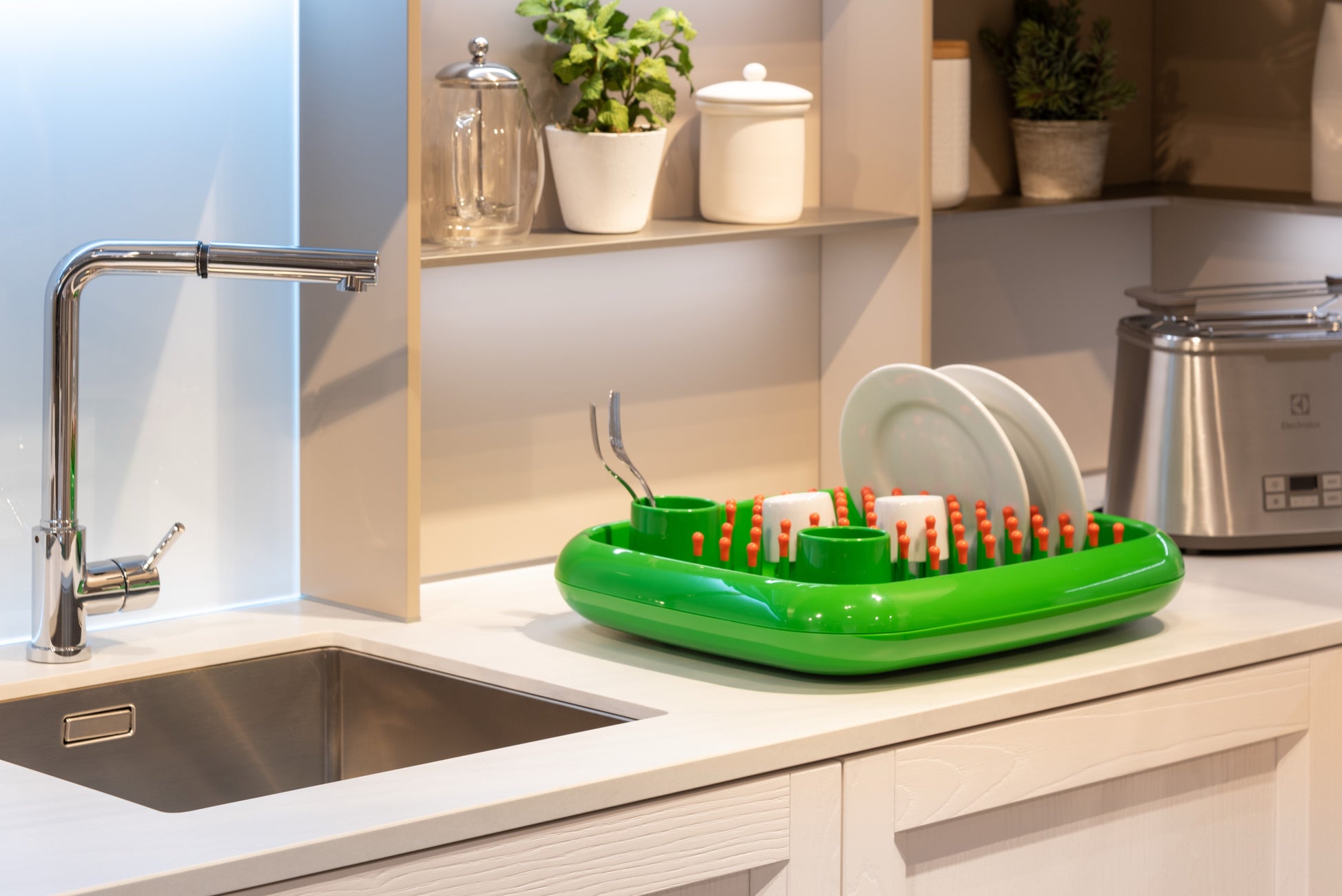 Dish doctor green - lifestyle