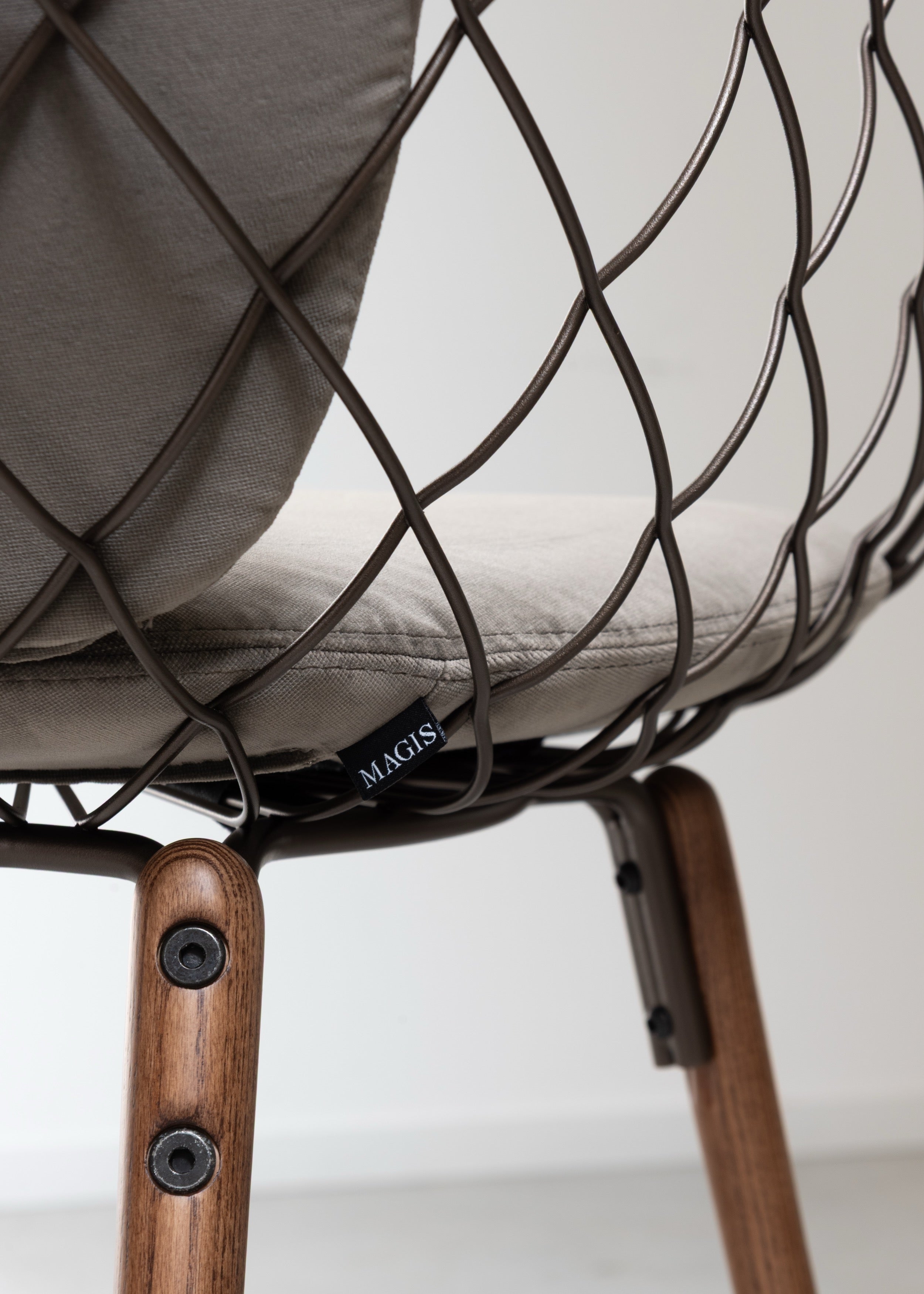 Pina chair bronze - det