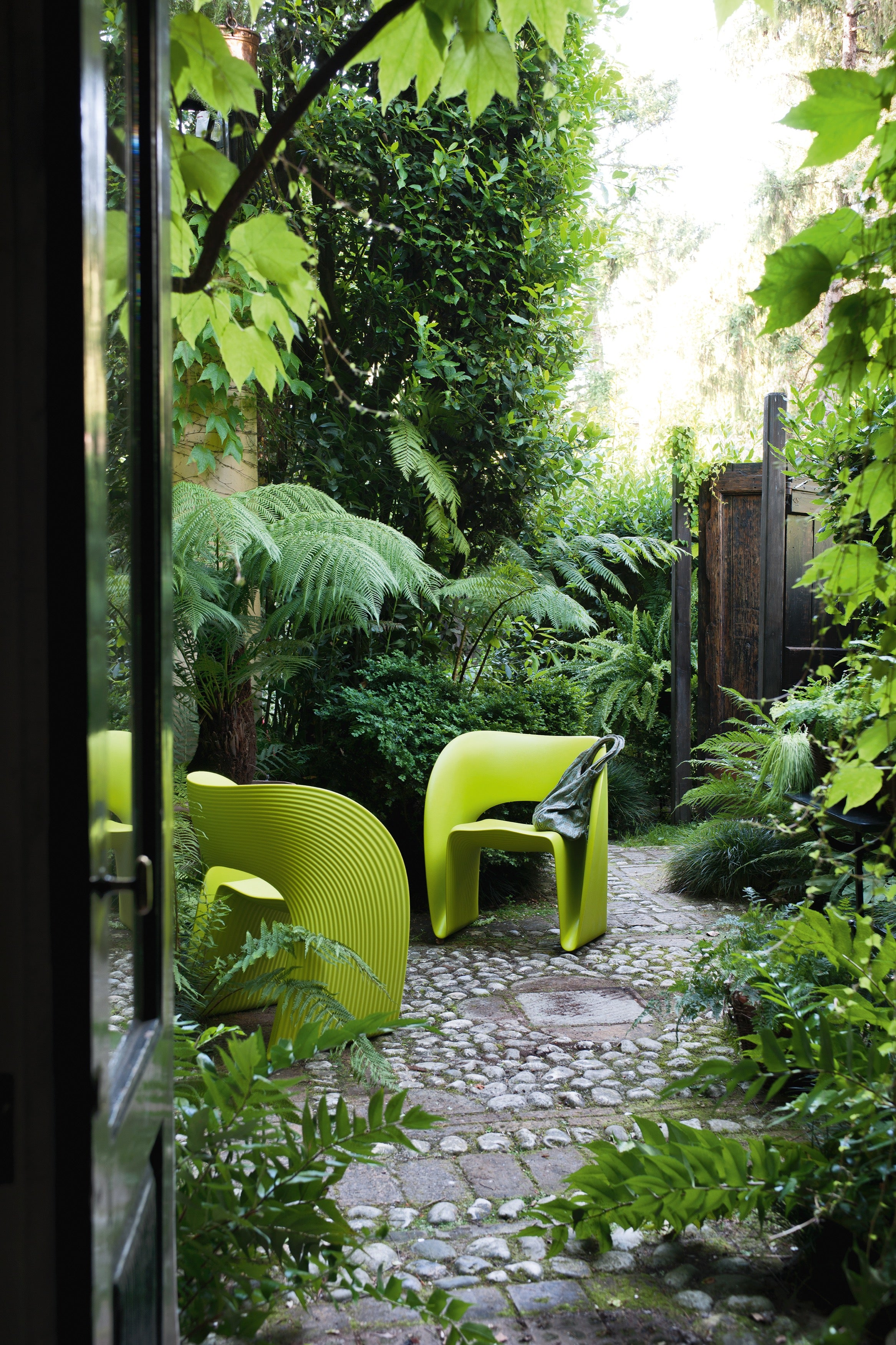 Raviolo armchair pistacchio - lifestyle