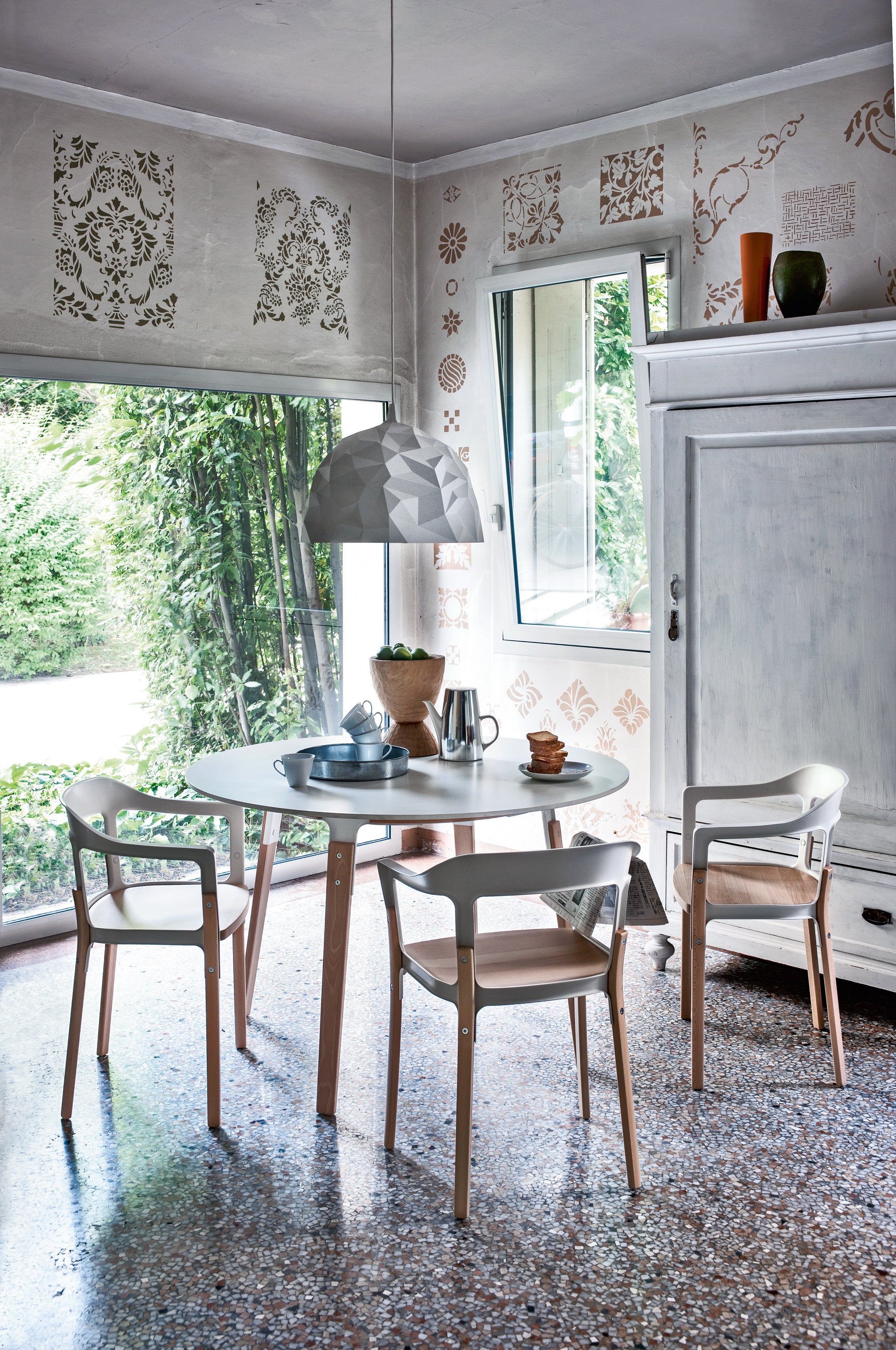 Steelwood chair white - lifestyle